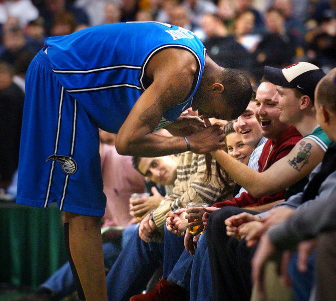 英超积分榜更新：曼城榜首压力加大,（英超最新积分形势：曼城领跑压力陡增）