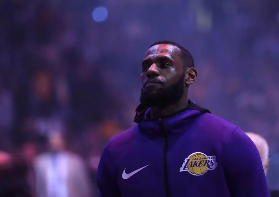 成都蓉城客场挑战神户胜利船，力争在亚冠赛场扭转颓势，力争晋级淘汰赛。（成都蓉城客战神户胜利船，力拼亚冠止颓冲击淘汰赛）