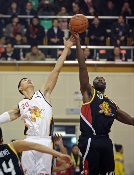 孙兴慜德转身价下跌300万欧，最新身价为1700万欧（德转更新：孙兴慜身价降至1700万欧，较此前下跌300万欧）