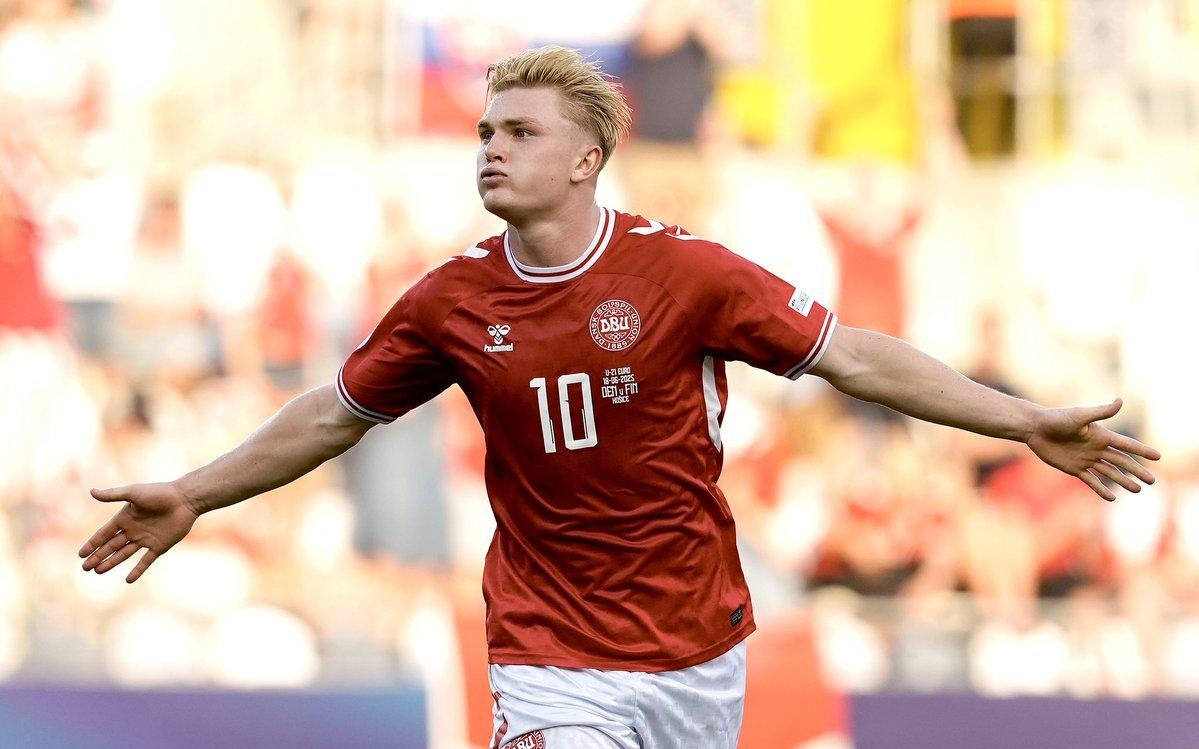 丰特炮轰拉波尔塔：他原本可留下梅西，却选择了追随皇马主席（丰特怒斥拉波尔塔：原可留住梅西，却偏要向皇马主席靠拢）