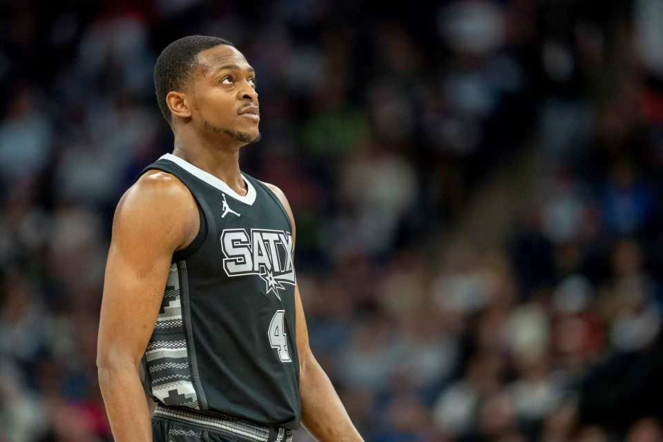 距降级区1分，记者：沃尔夫斯堡已决定解雇主帅西莫尼斯（记者曝沃尔夫斯堡已将主帅西莫尼斯下课，球队仅领先降级区1分）