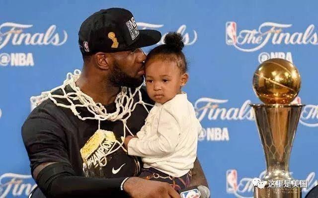 半场战报：奥地利U17 0-0日本U17，双方破门乏术（半场战况：奥地利U17与日本U17互交白卷，0-0僵持）