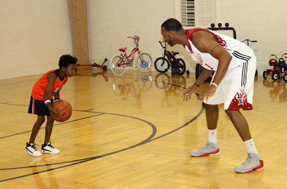 收获亚冠客场首分，杨明洋：继续努力继续拼（亚冠客场首分到手，杨明洋：仍将继续努力拼搏）