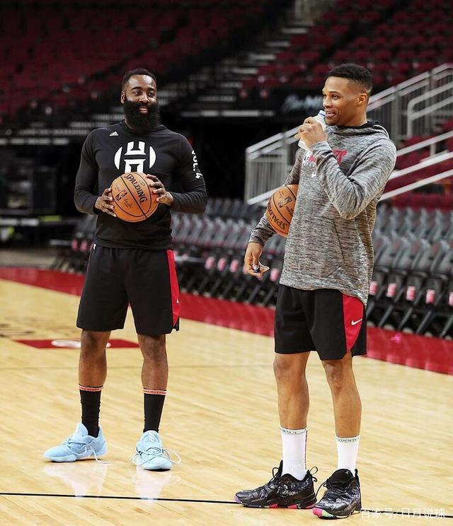 子弹对阵跳伞蚁首发公布：哈里森、普拉瑟领衔（子弹战跳伞蚁首发阵容出炉：哈里森、普拉瑟坐镇）