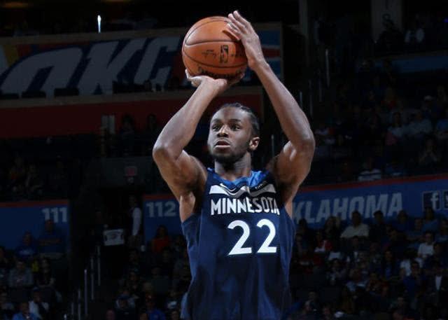 看老乡？西班牙和皇马传奇射手劳尔现场观看维拉vs阿森纳（劳尔现身维拉vs阿森纳看台：皇马传奇或为西班牙同胞助威？）