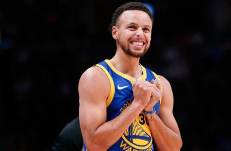 爱德华兹半场15分3助攻，森林狼命中9记三分仍落后10分（爱德华兹半场15+3，森林狼投进9记三分仍以10分落后）